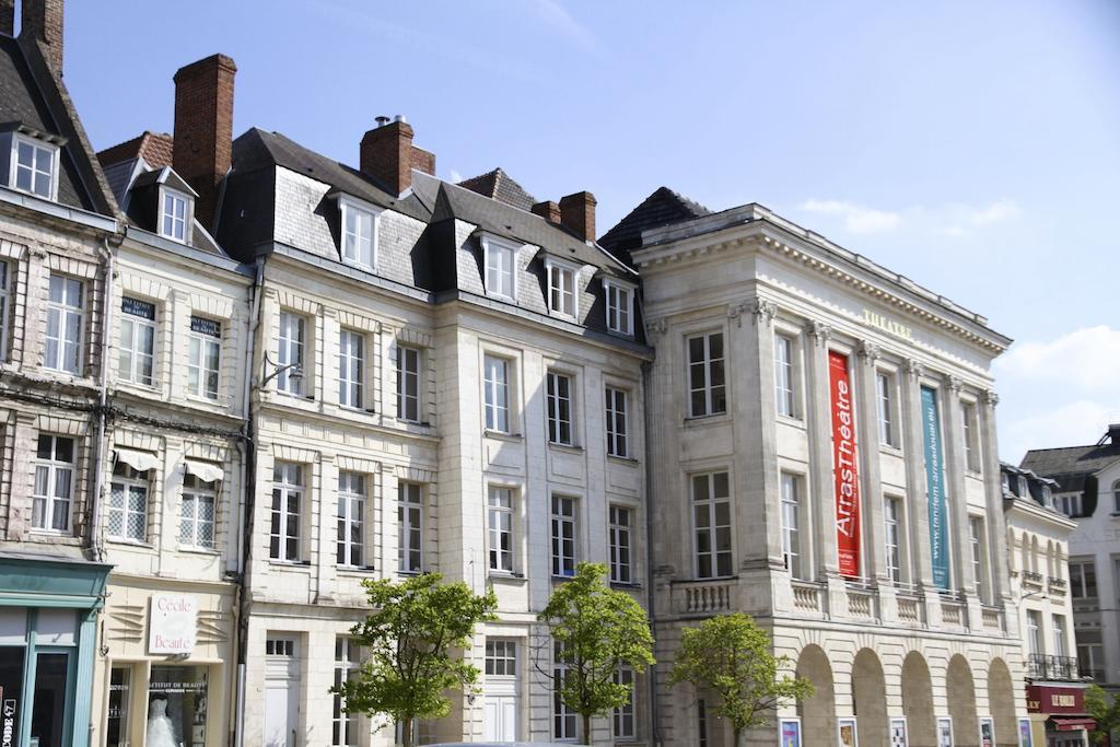 Chambre D'Hotes Les Cles Des Places Arras Rum bild